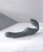 Load image into Gallery viewer, Vibrating Strapless Strap-On
